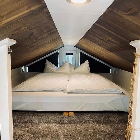 Tiny House Ems Im Pier9 Tiny House Hotel Hamm  Buitenkant foto